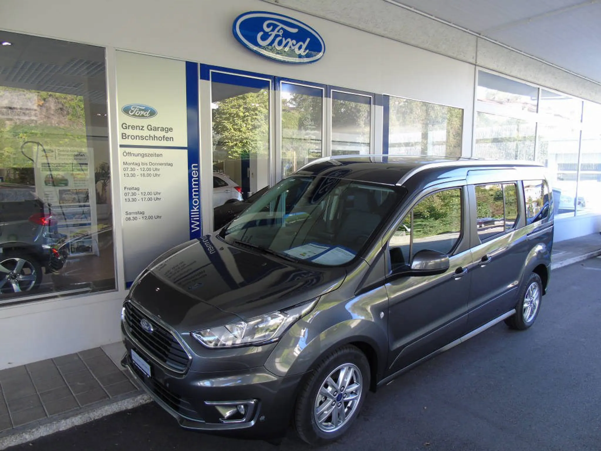 FORD-Tourneo Connect-car-image