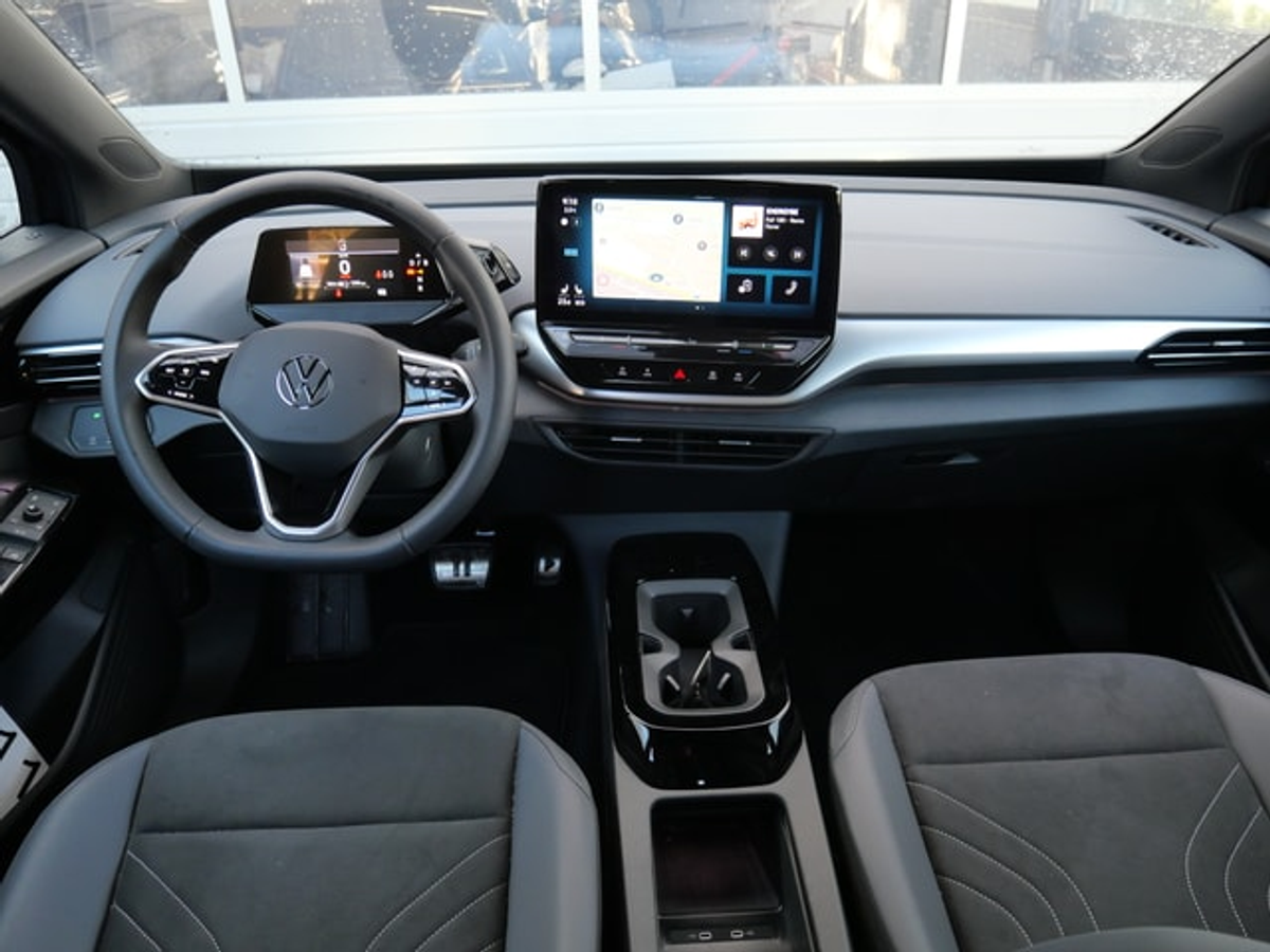 listing desktop thumbnail image 11