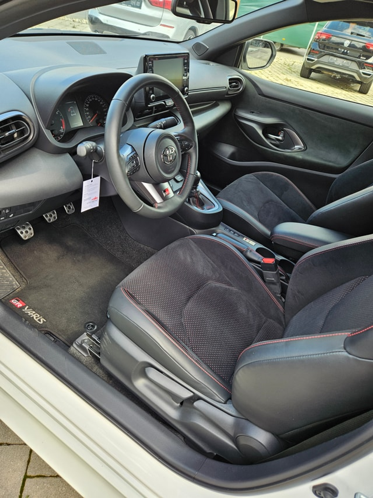 listing desktop thumbnail image 9