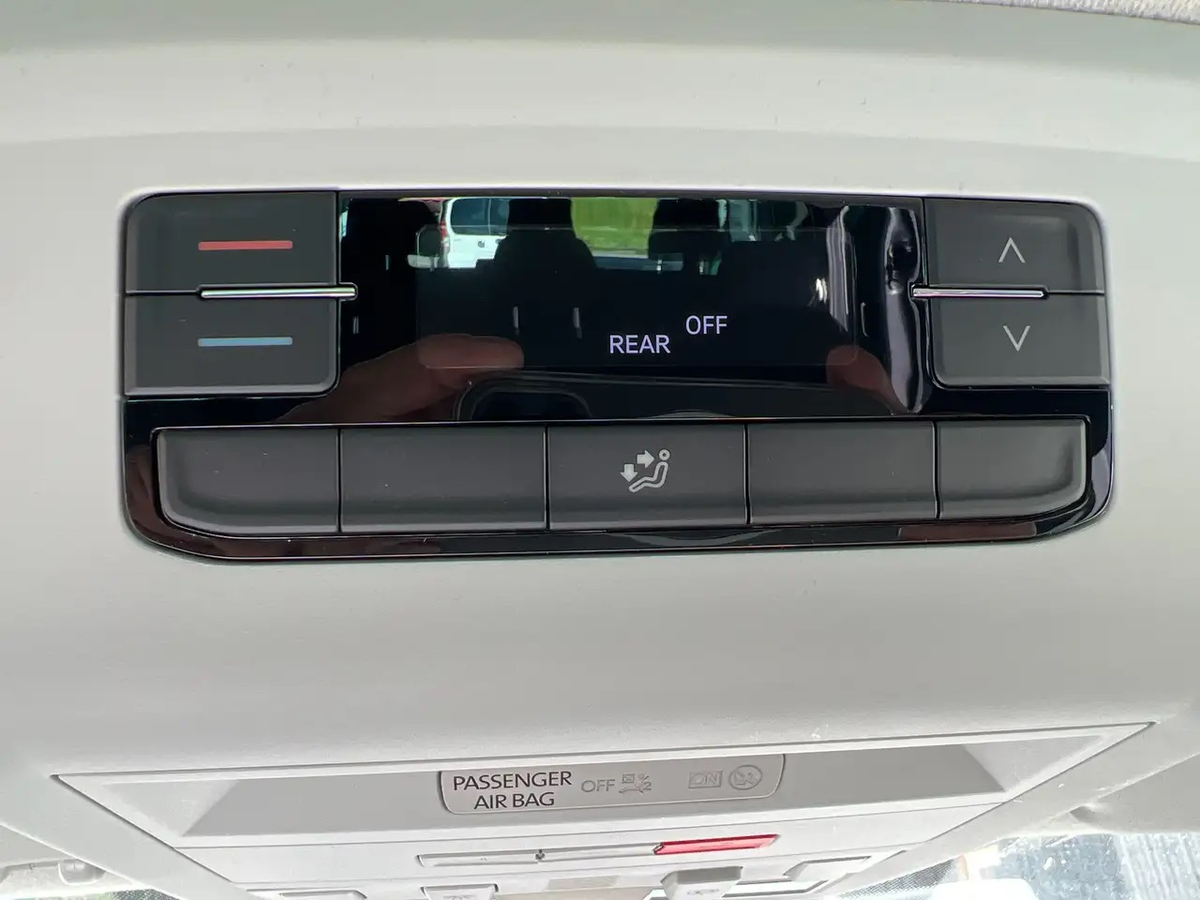 listing desktop thumbnail image 6