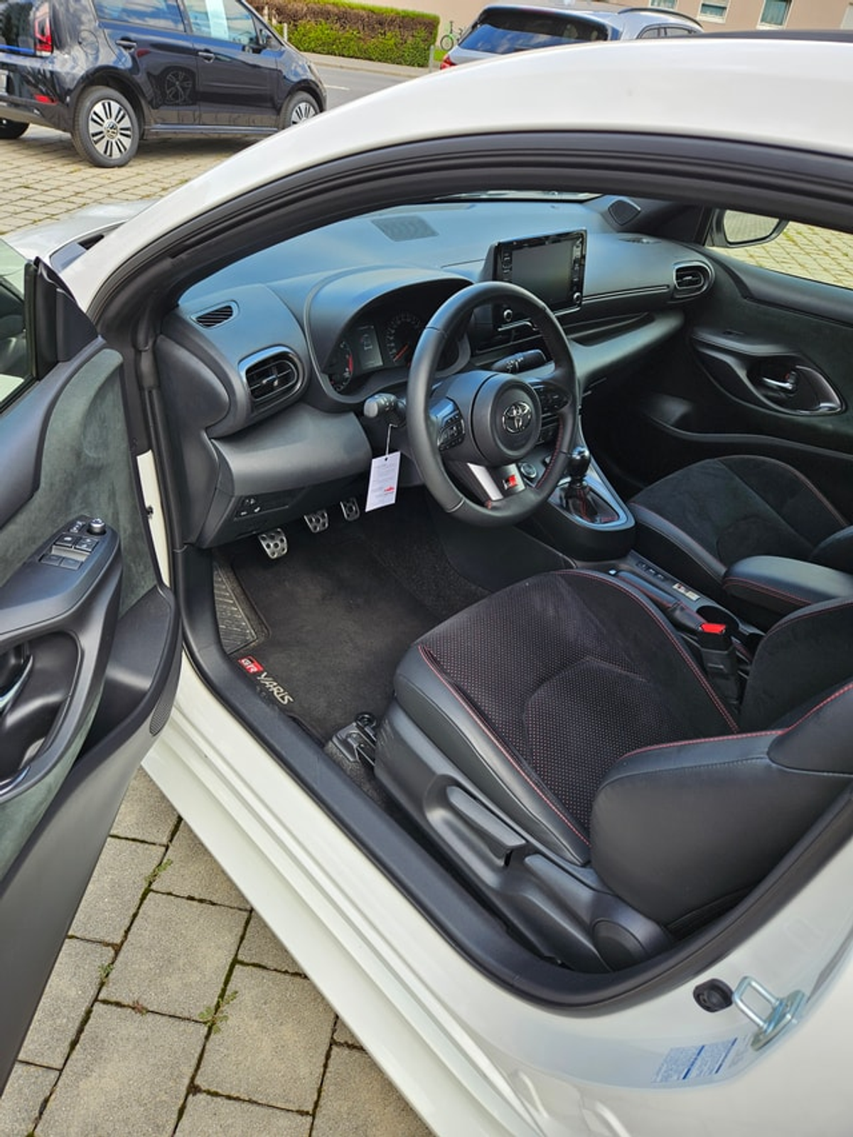 listing desktop thumbnail image 8