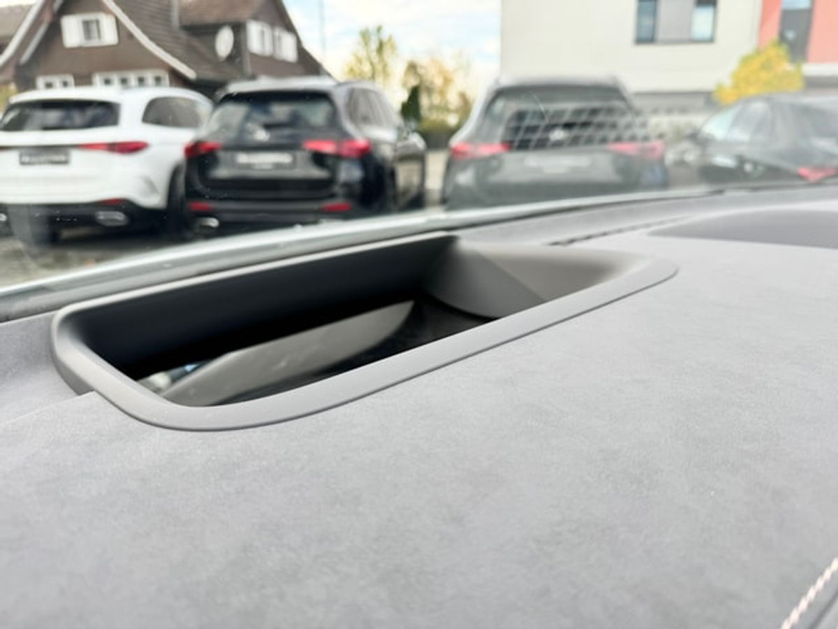 listing desktop thumbnail image 10