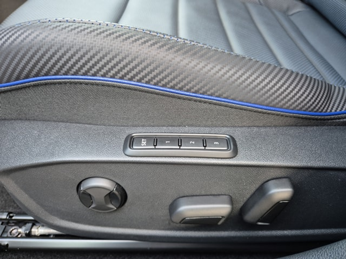 listing desktop thumbnail image 9