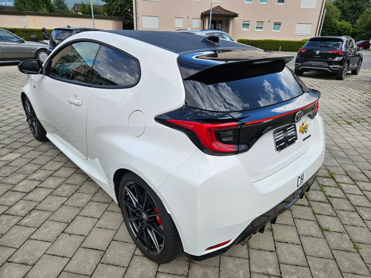 listing desktop thumbnail image 4