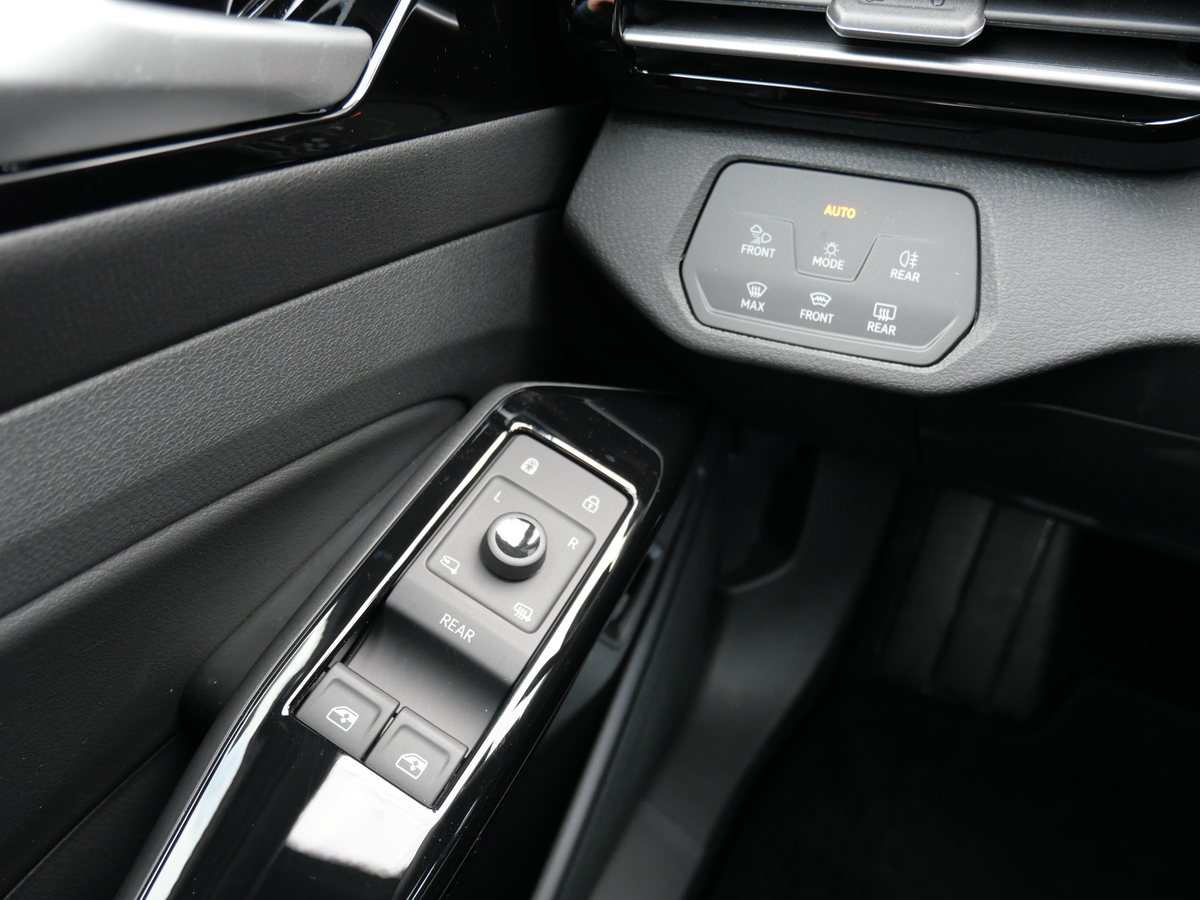 listing desktop thumbnail image 19