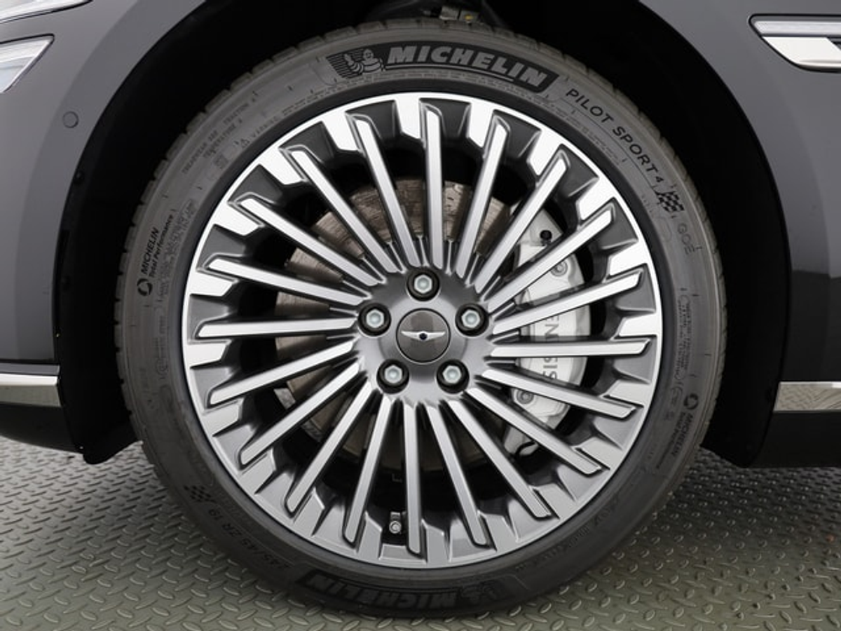 listing desktop thumbnail image 19