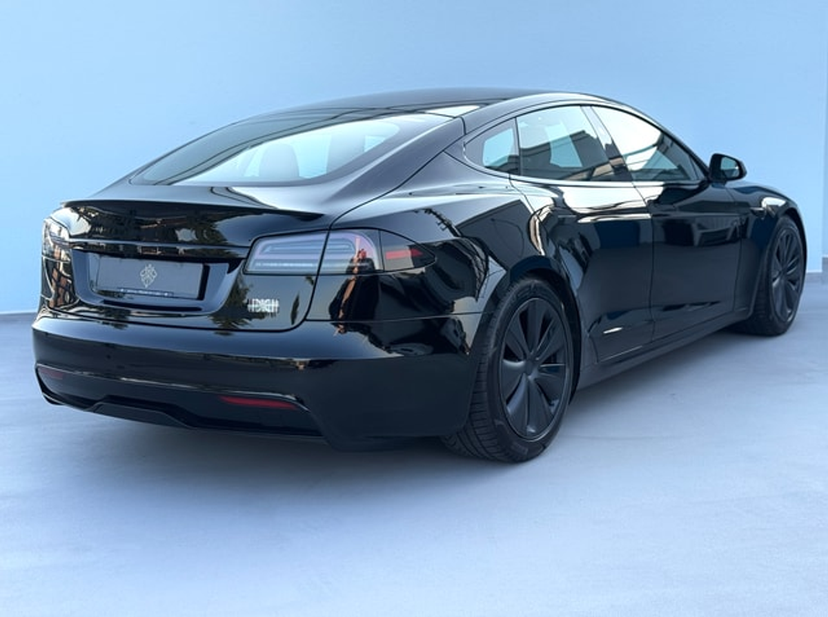 listing desktop thumbnail image 3