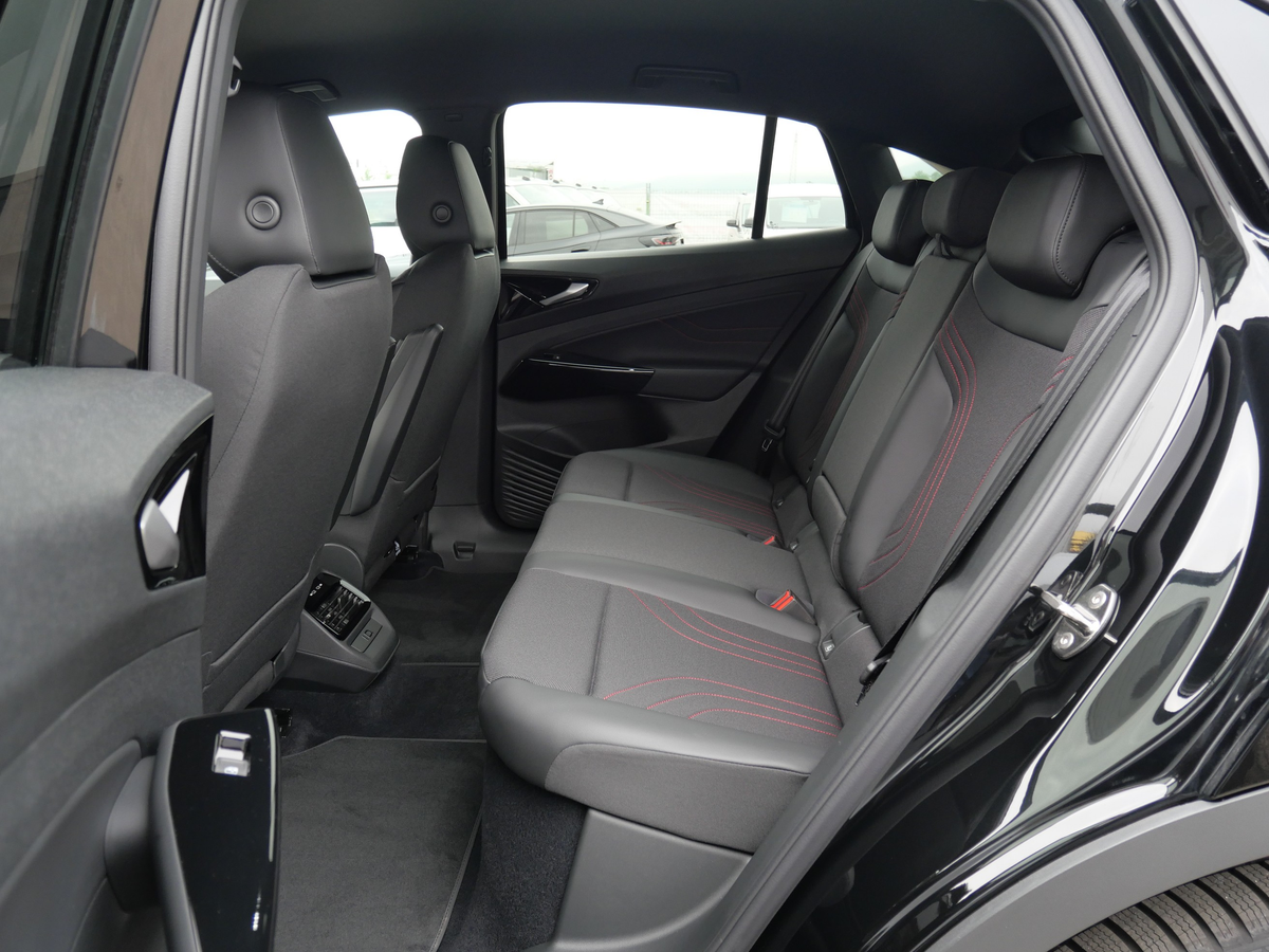 listing desktop thumbnail image 8