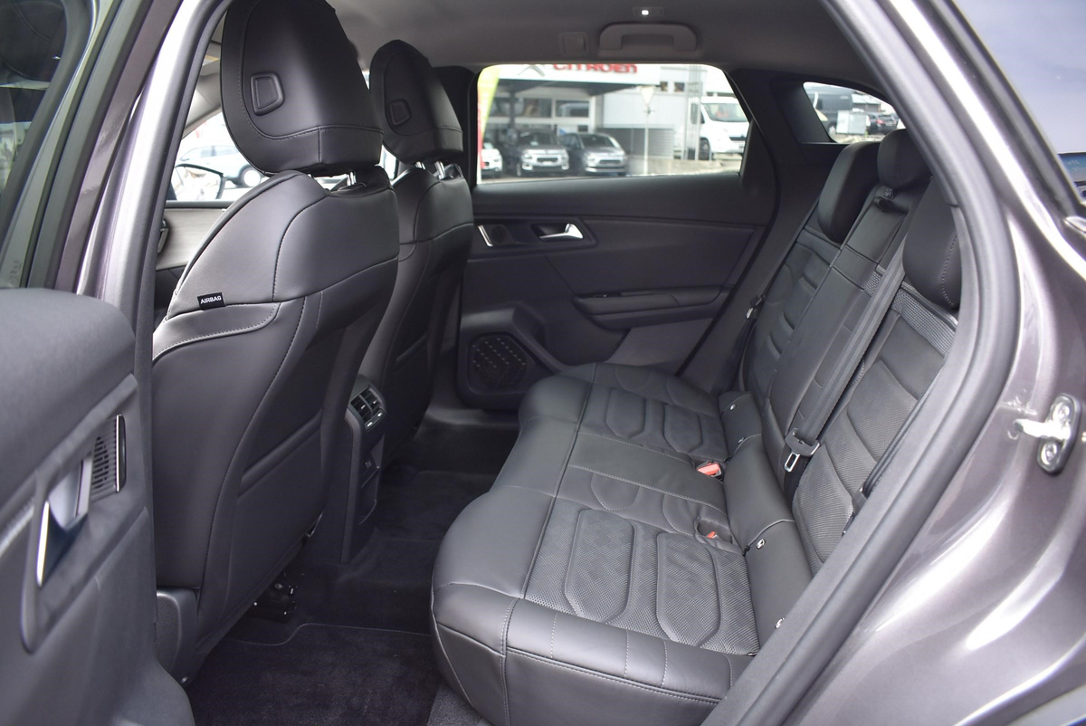 listing desktop thumbnail image 13