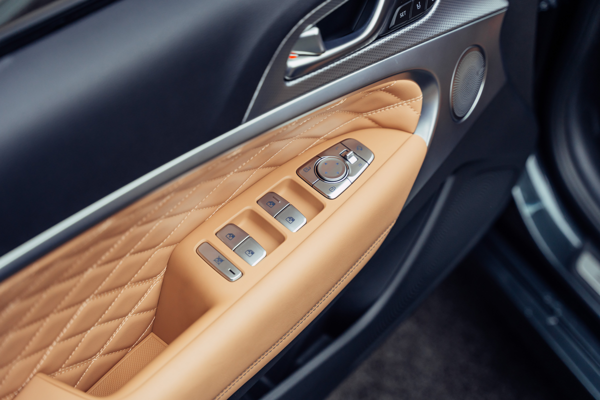 listing desktop thumbnail image 14