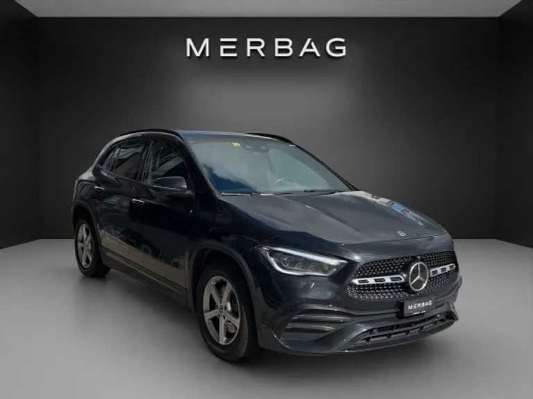 MERCEDES-BENZ-GLA-Class-car-image