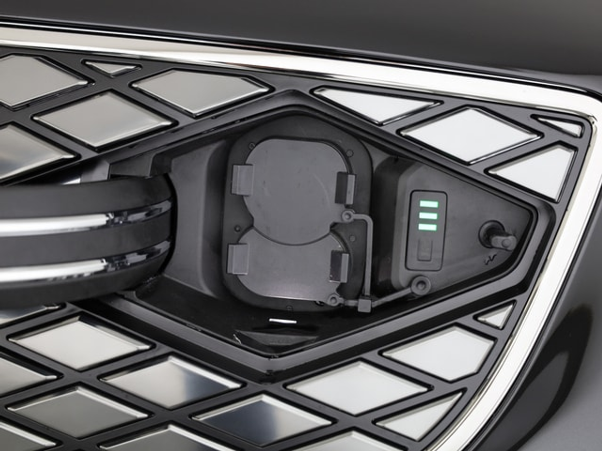 listing desktop thumbnail image 17