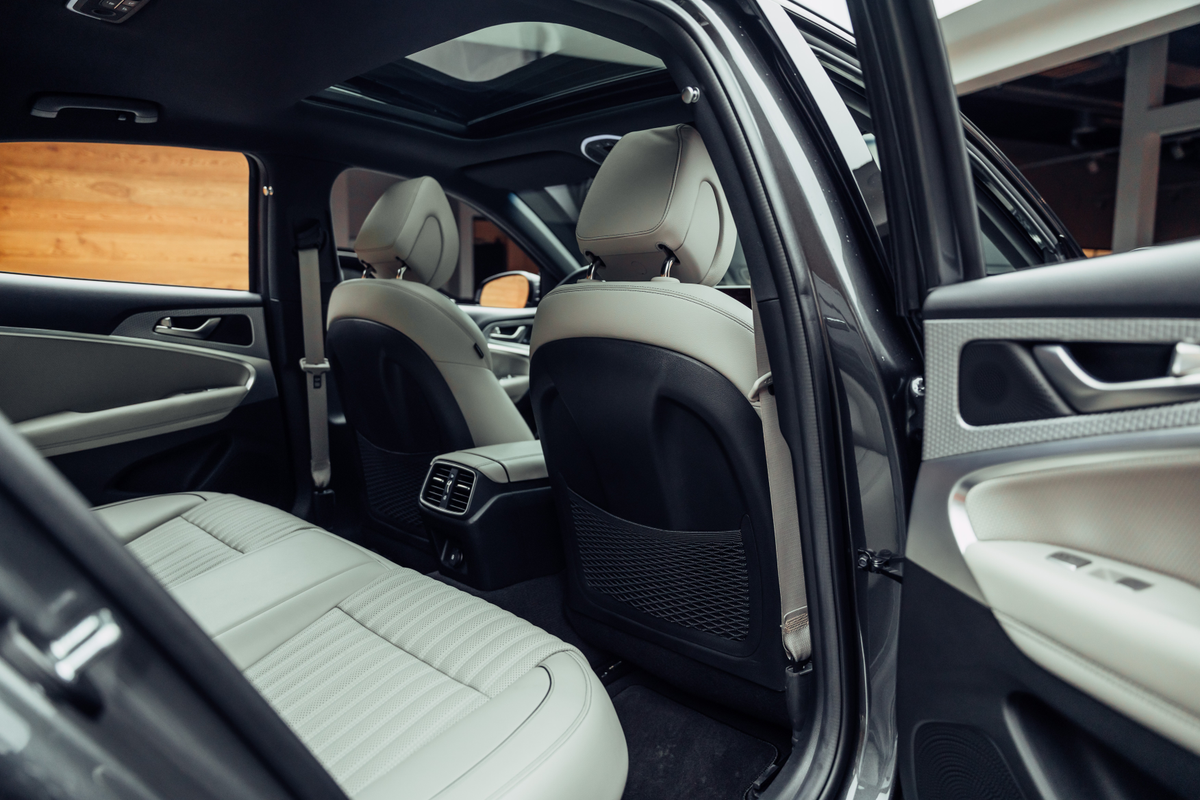 listing desktop thumbnail image 9