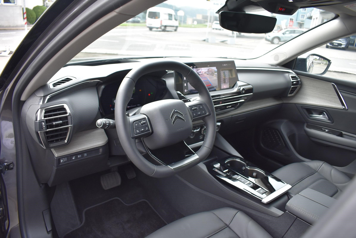 listing desktop thumbnail image 6