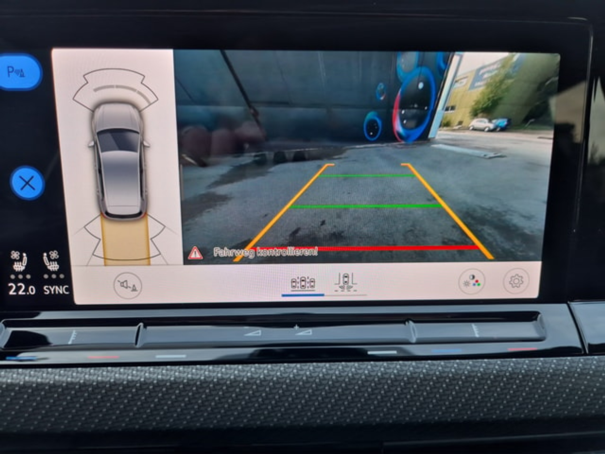 listing desktop thumbnail image 17