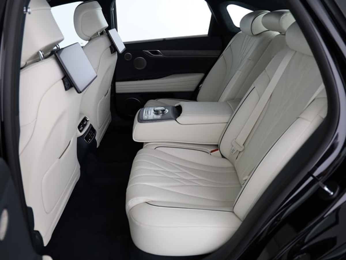 listing desktop thumbnail image 7