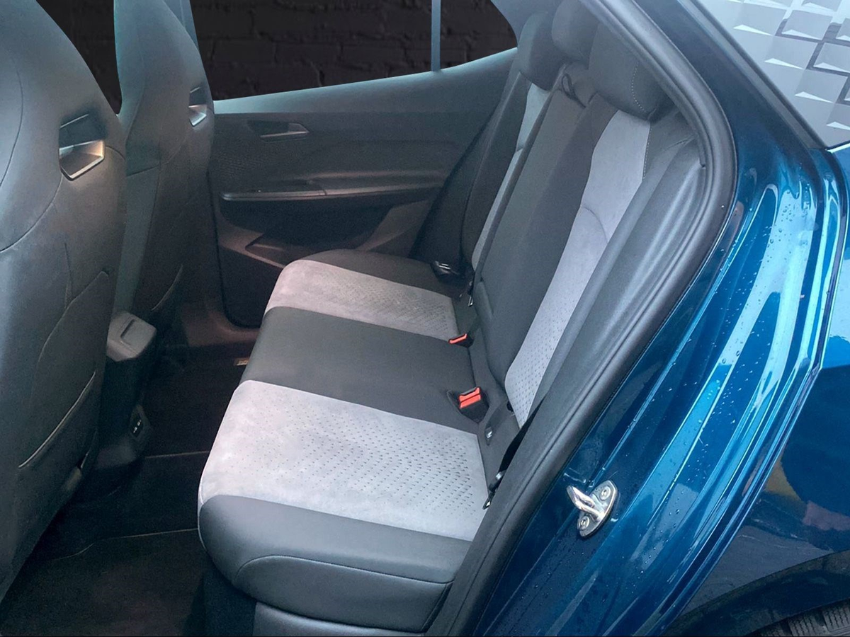 listing desktop thumbnail image 10