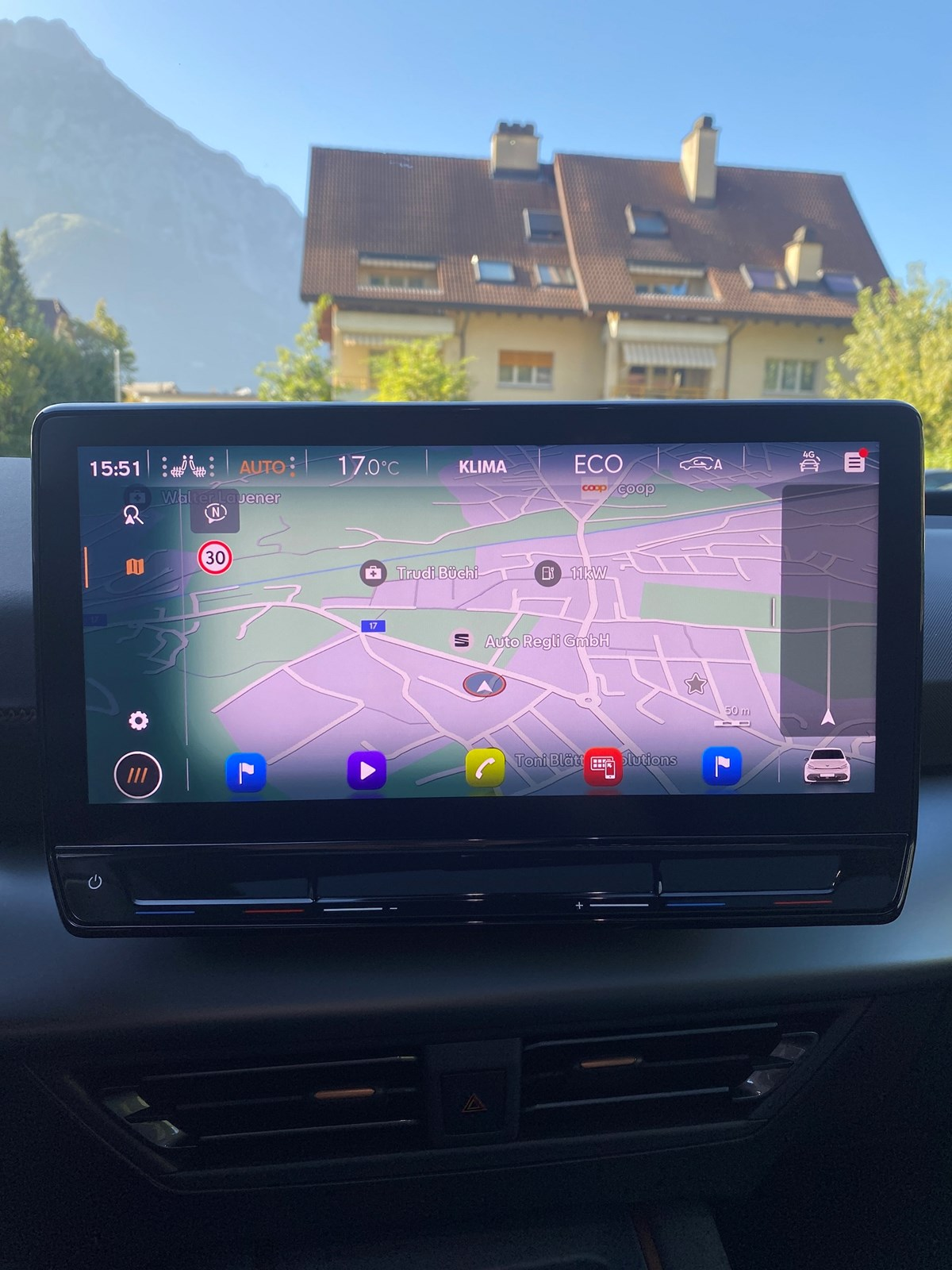 listing desktop thumbnail image 12