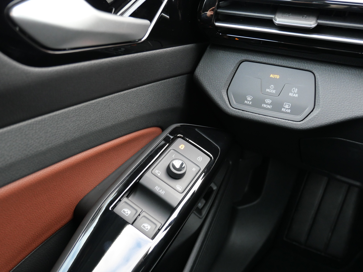 listing desktop thumbnail image 19