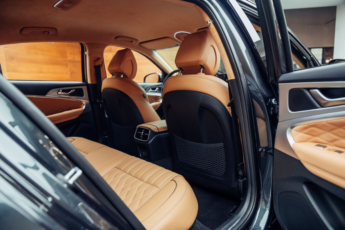 listing desktop thumbnail image 8