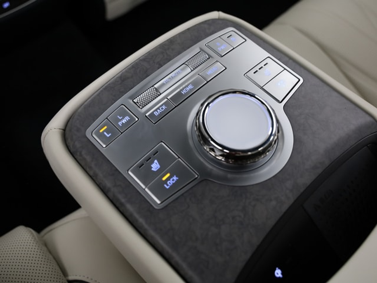 listing desktop thumbnail image 9