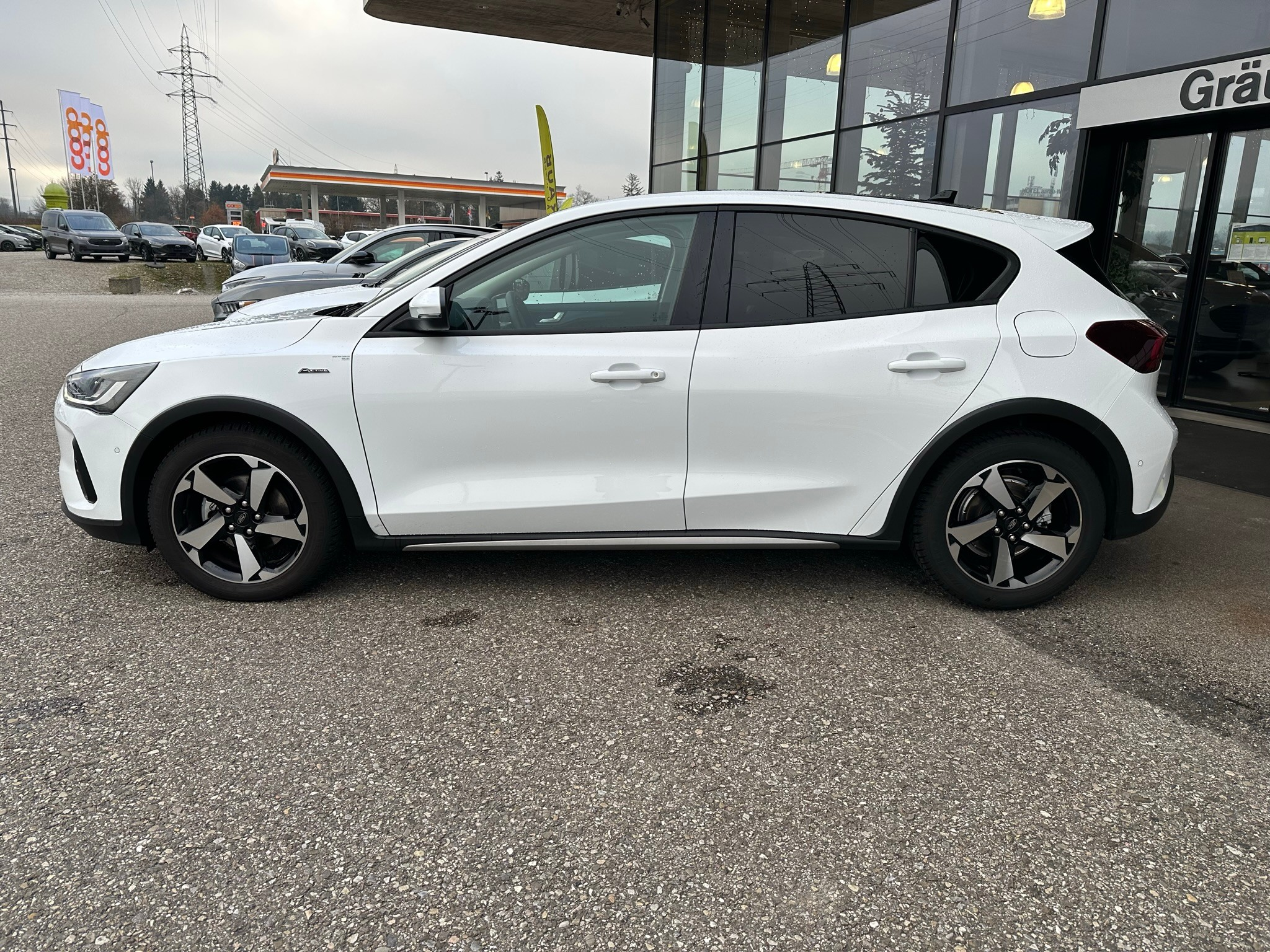 listing desktop thumbnail image 3