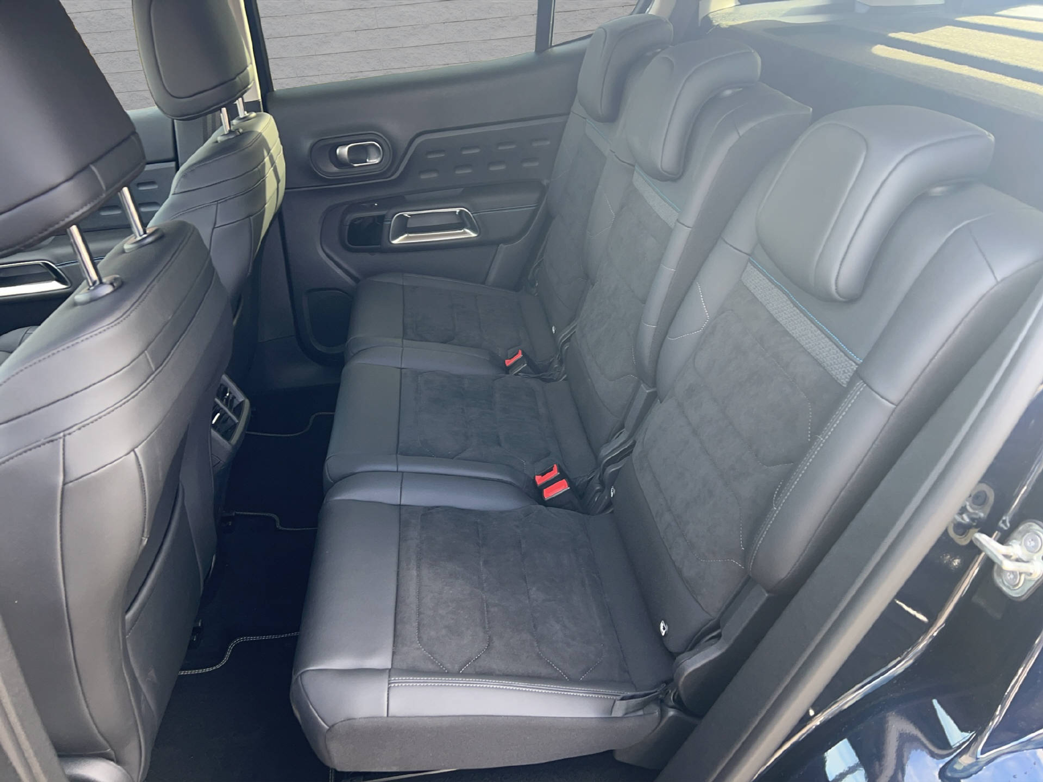 listing desktop thumbnail image 13