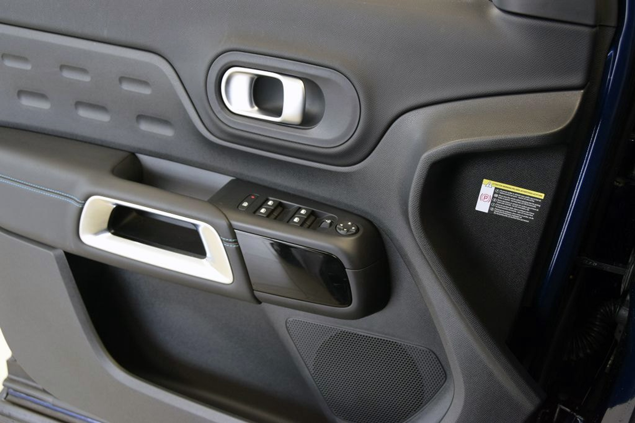 listing desktop thumbnail image 10