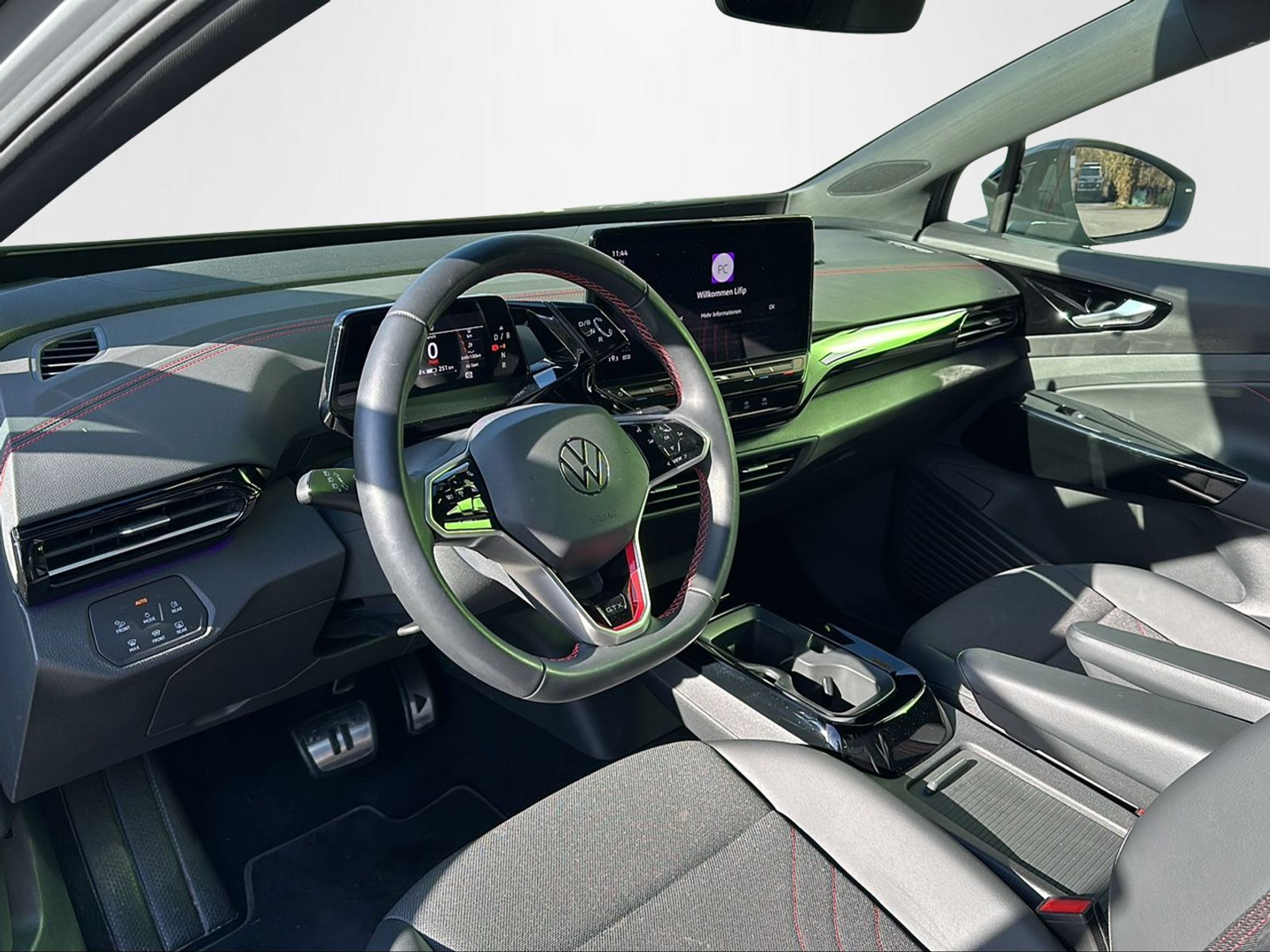 listing desktop thumbnail image 4