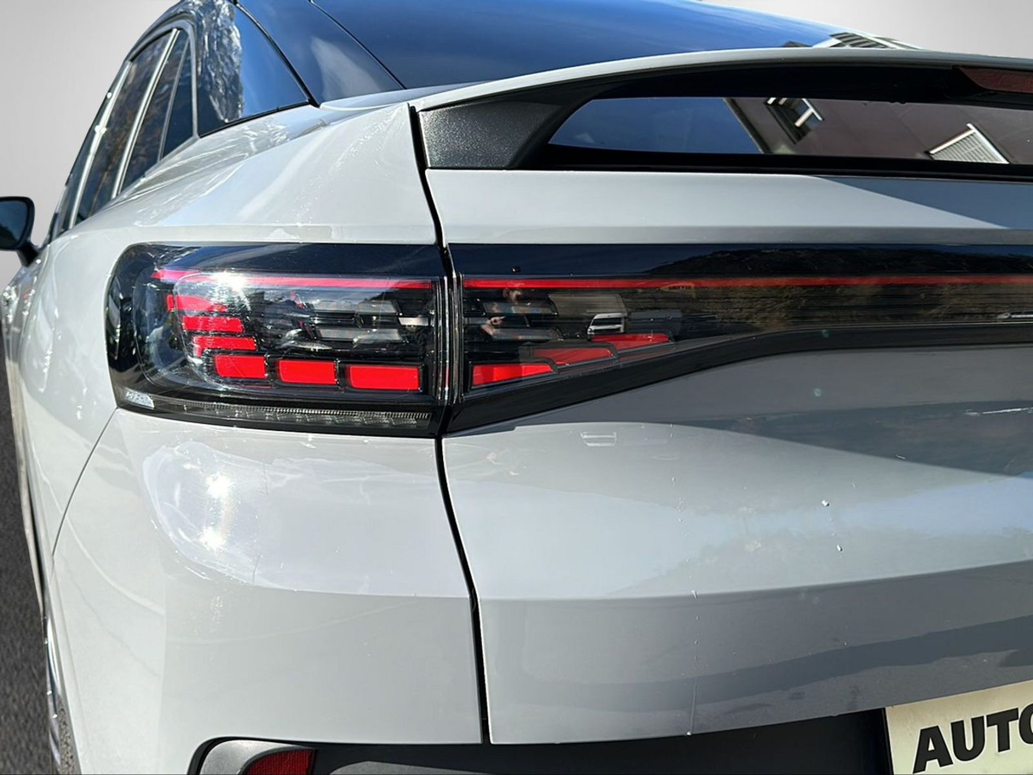 listing desktop thumbnail image 31