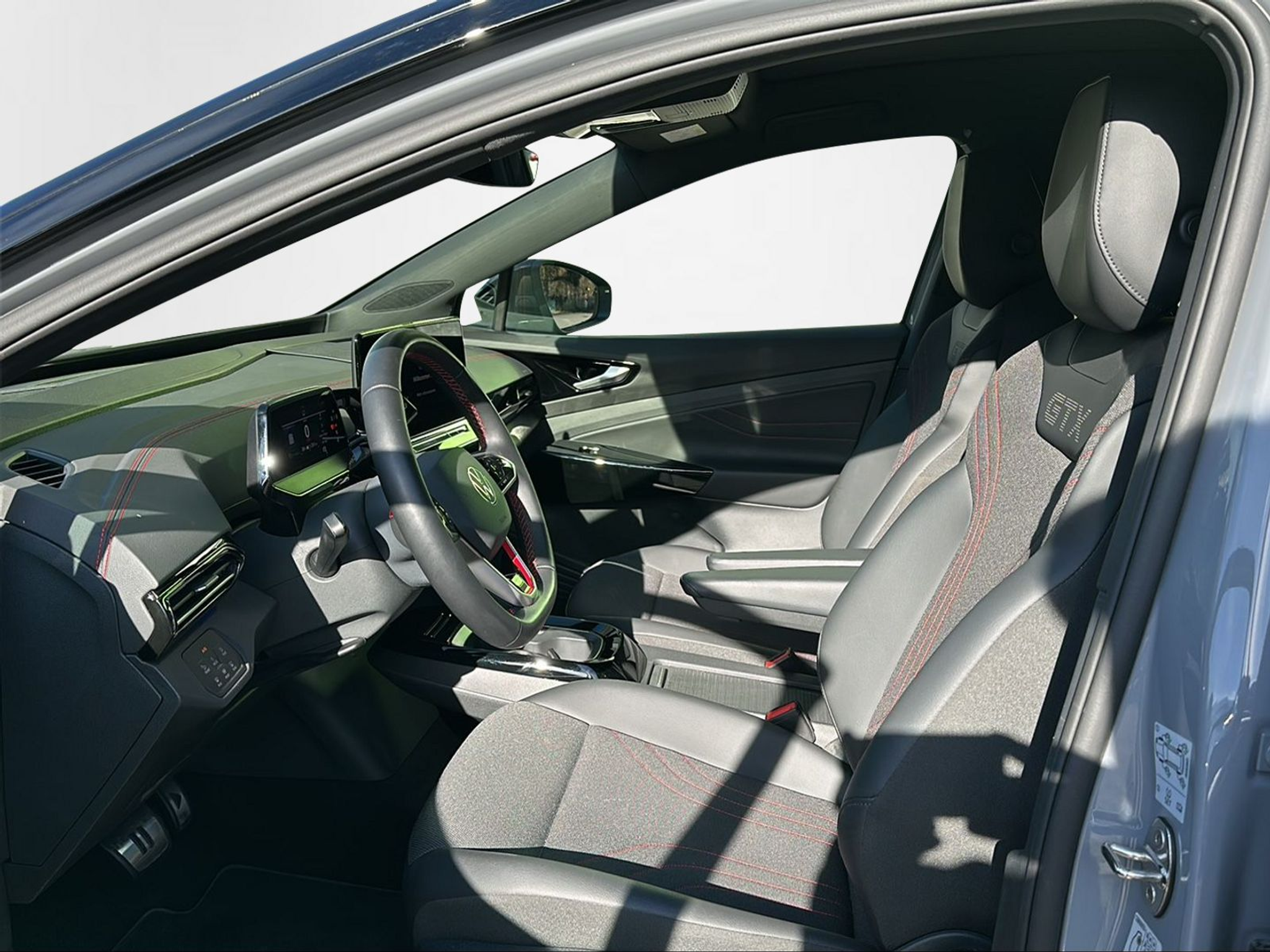 listing desktop thumbnail image 17