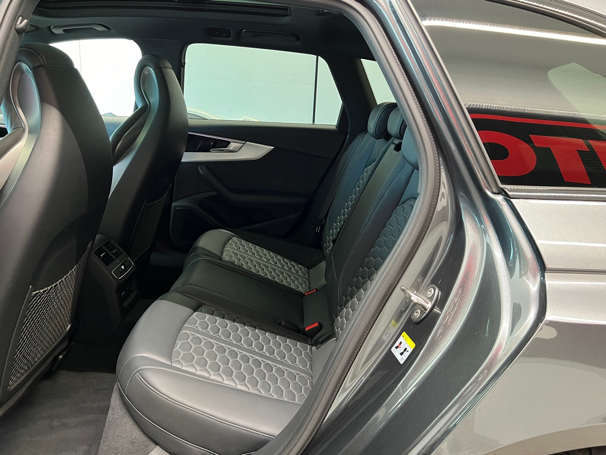 listing desktop thumbnail image 19