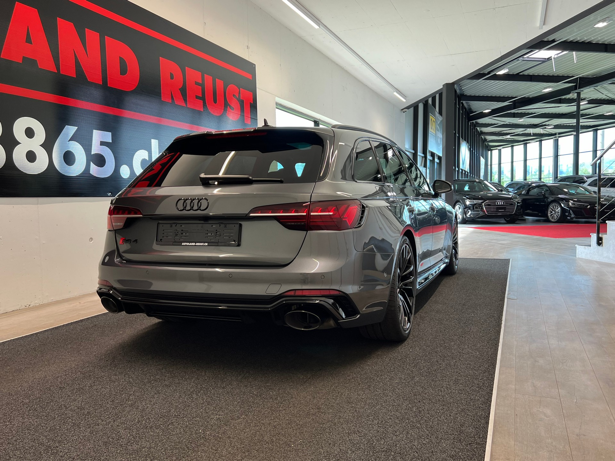 listing desktop thumbnail image 8