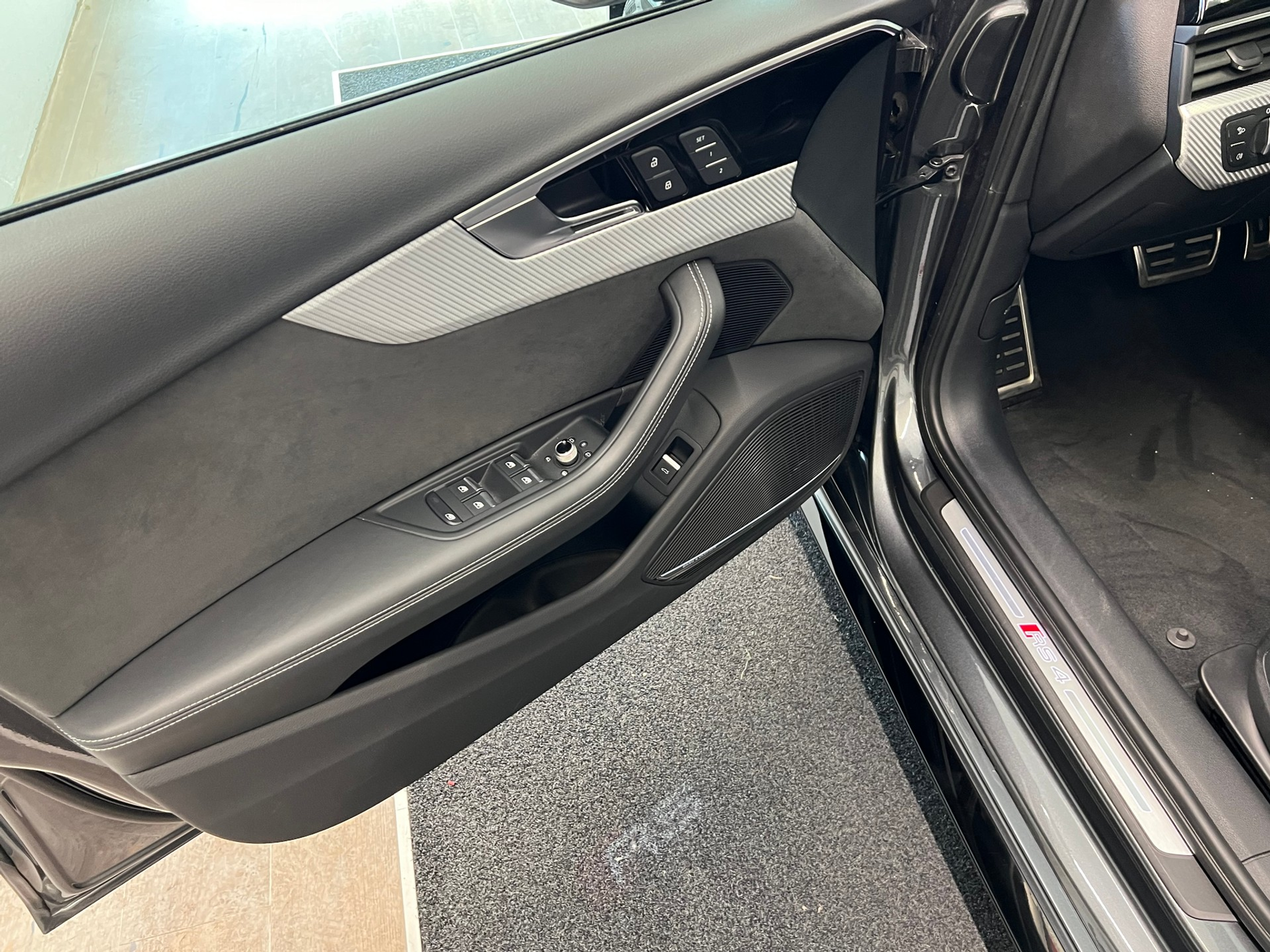 listing desktop thumbnail image 16