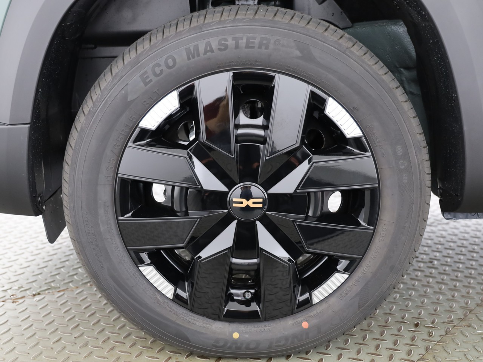 listing desktop thumbnail image 3