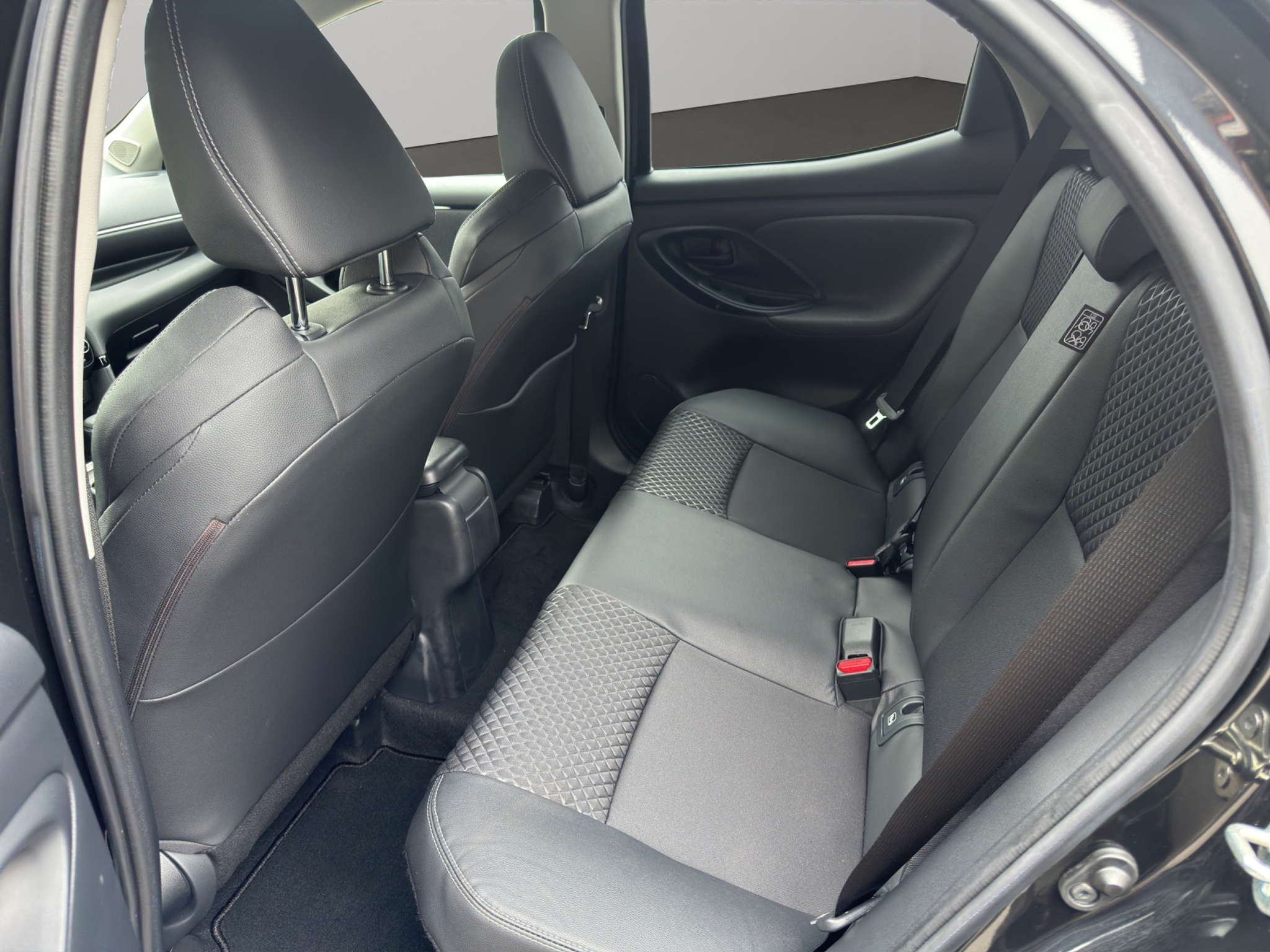 listing desktop thumbnail image 11