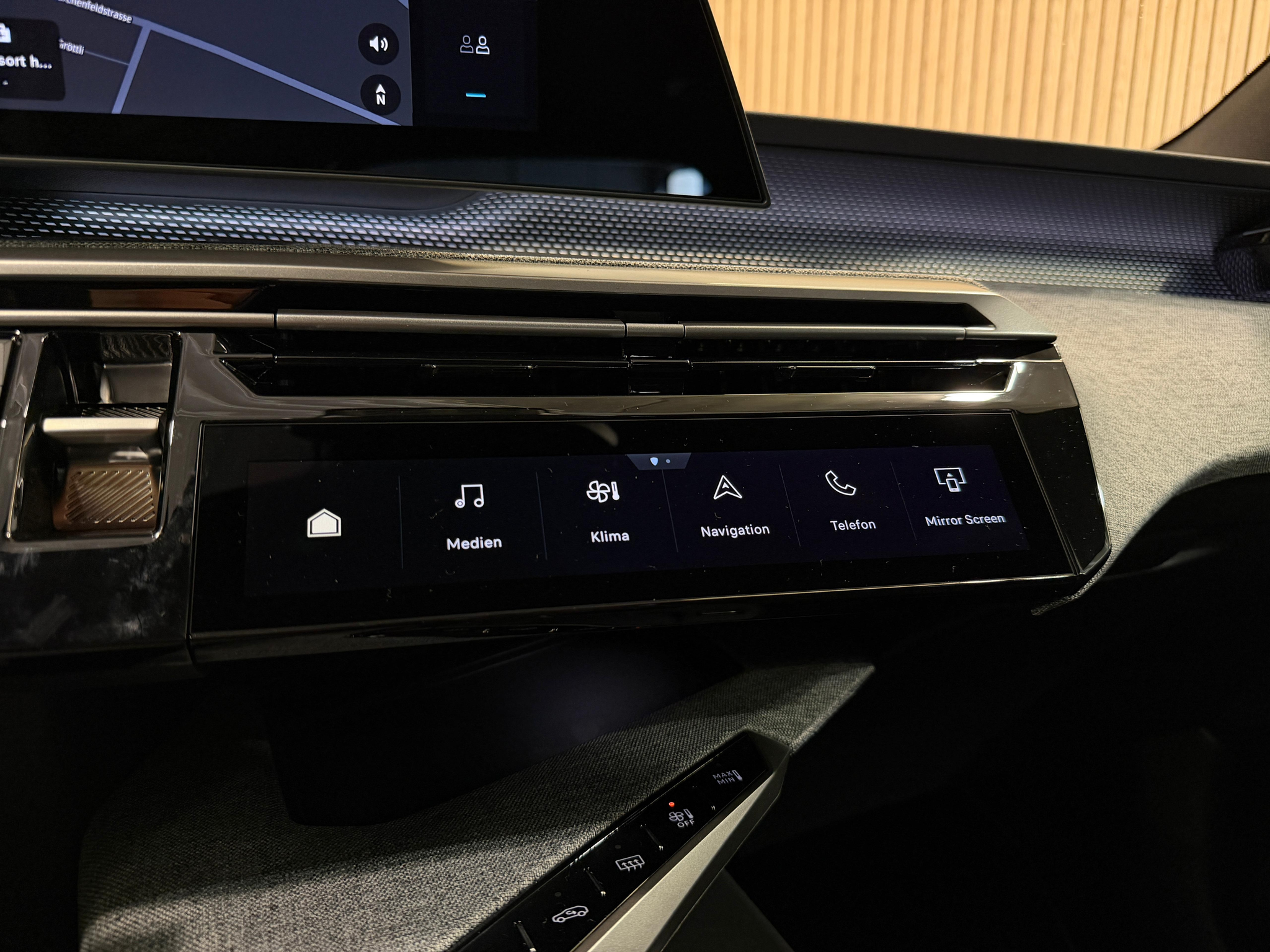 listing desktop thumbnail image 14