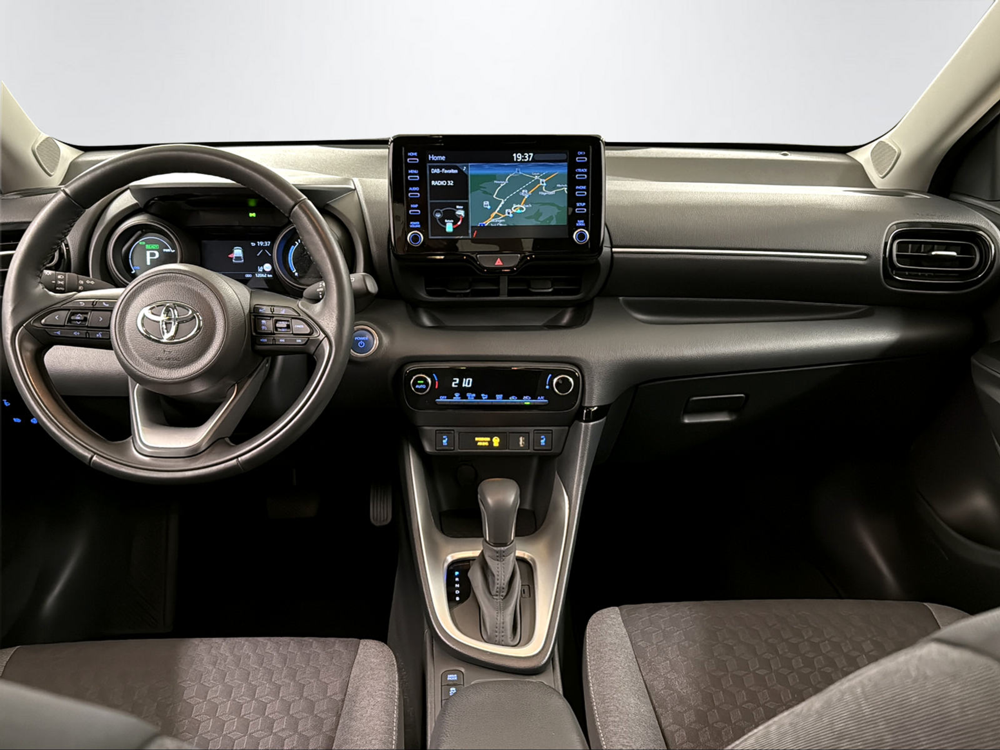 listing desktop thumbnail image 11