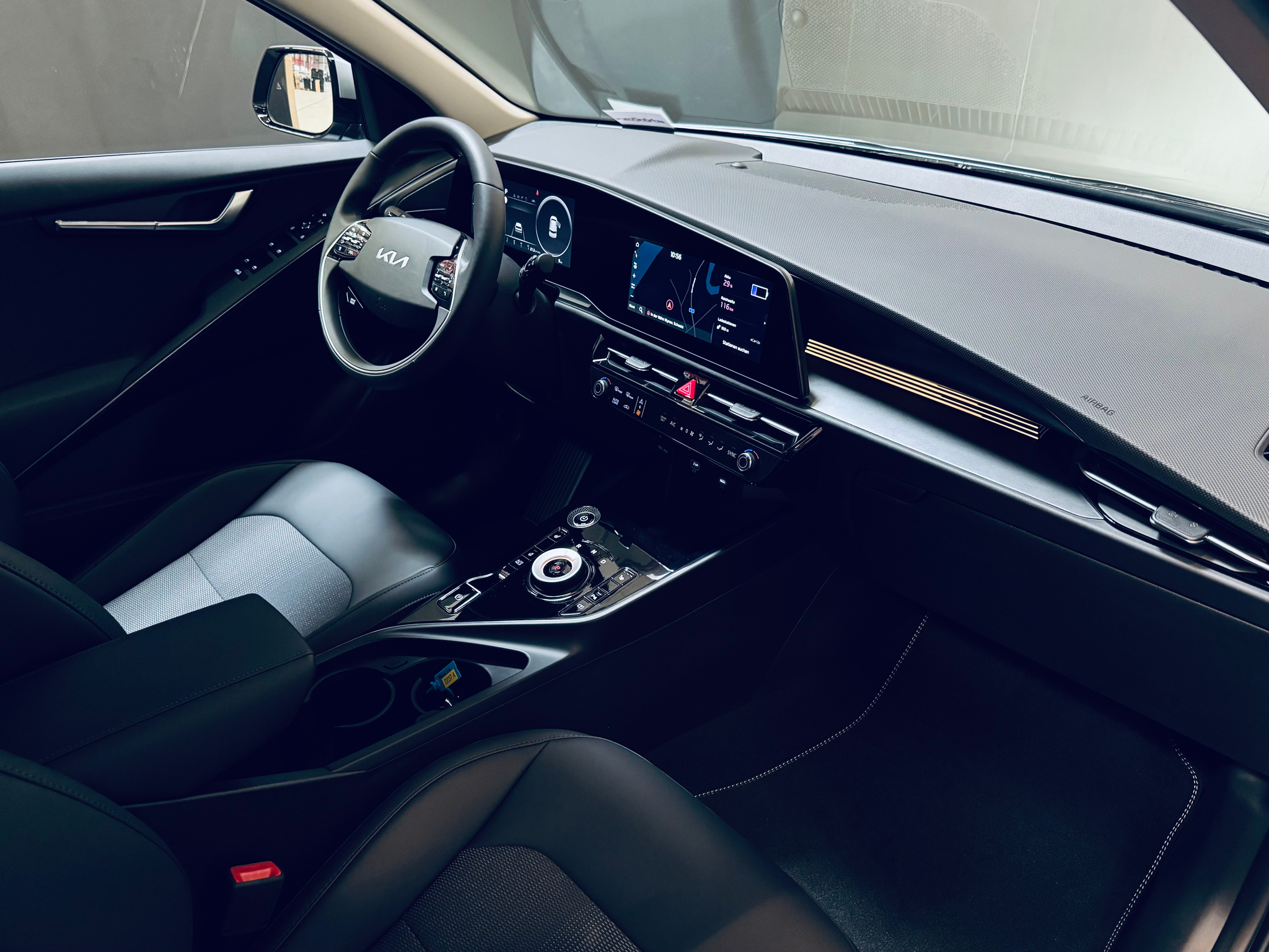 listing desktop thumbnail image 16