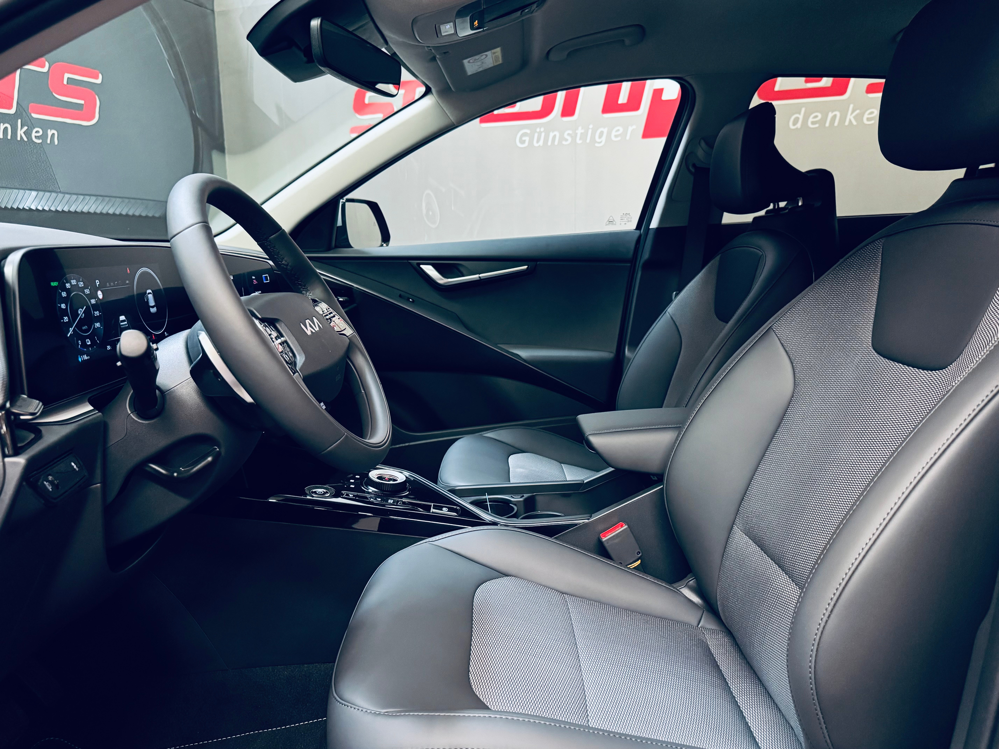 listing desktop thumbnail image 13