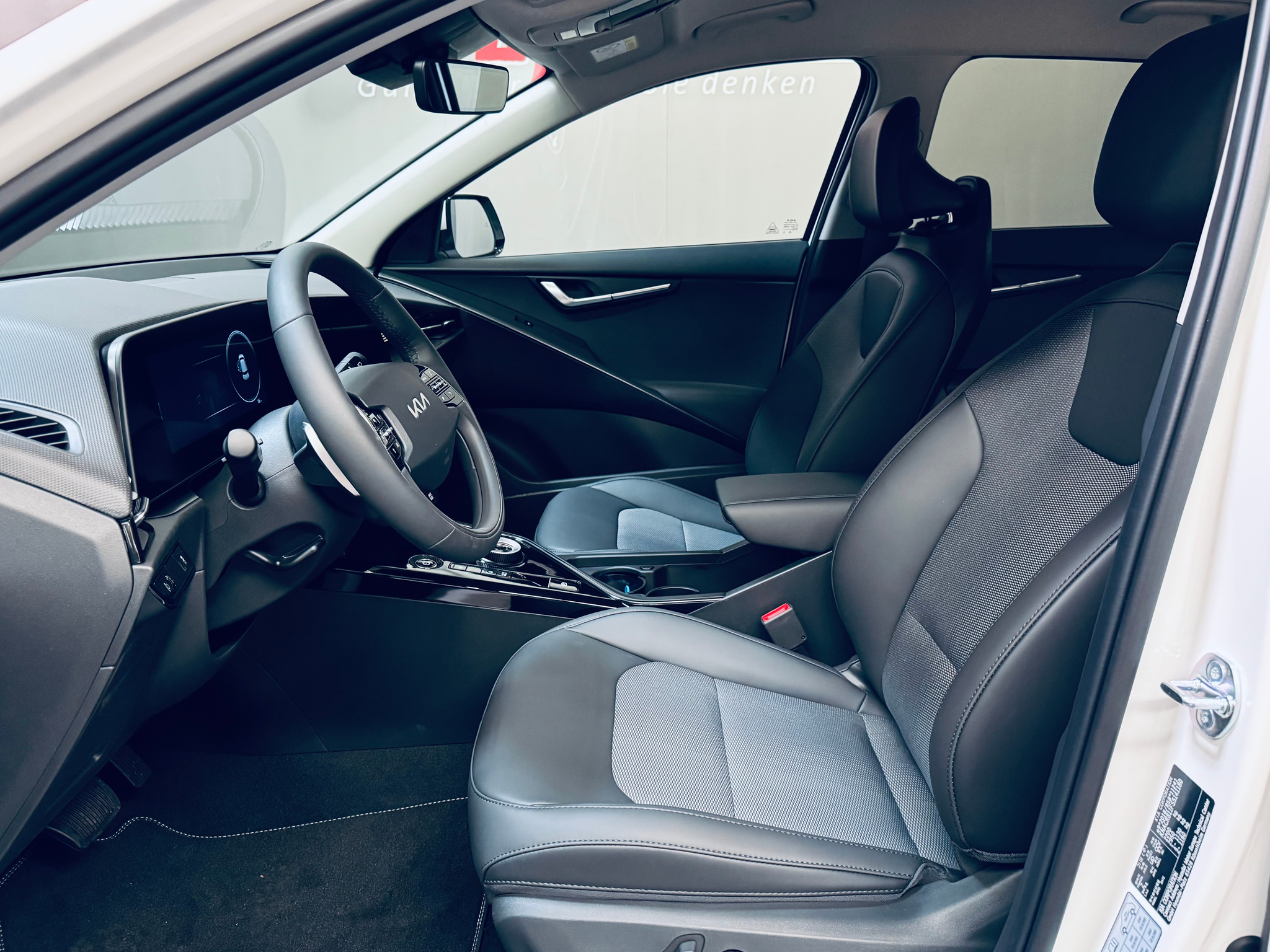 listing desktop thumbnail image 11