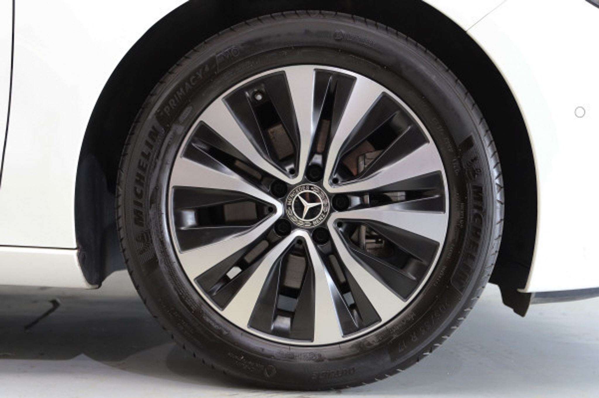 listing desktop thumbnail image 12