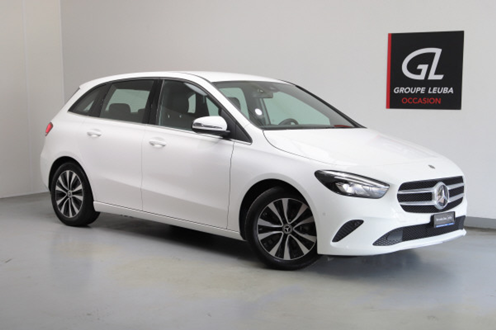 listing desktop thumbnail image 0