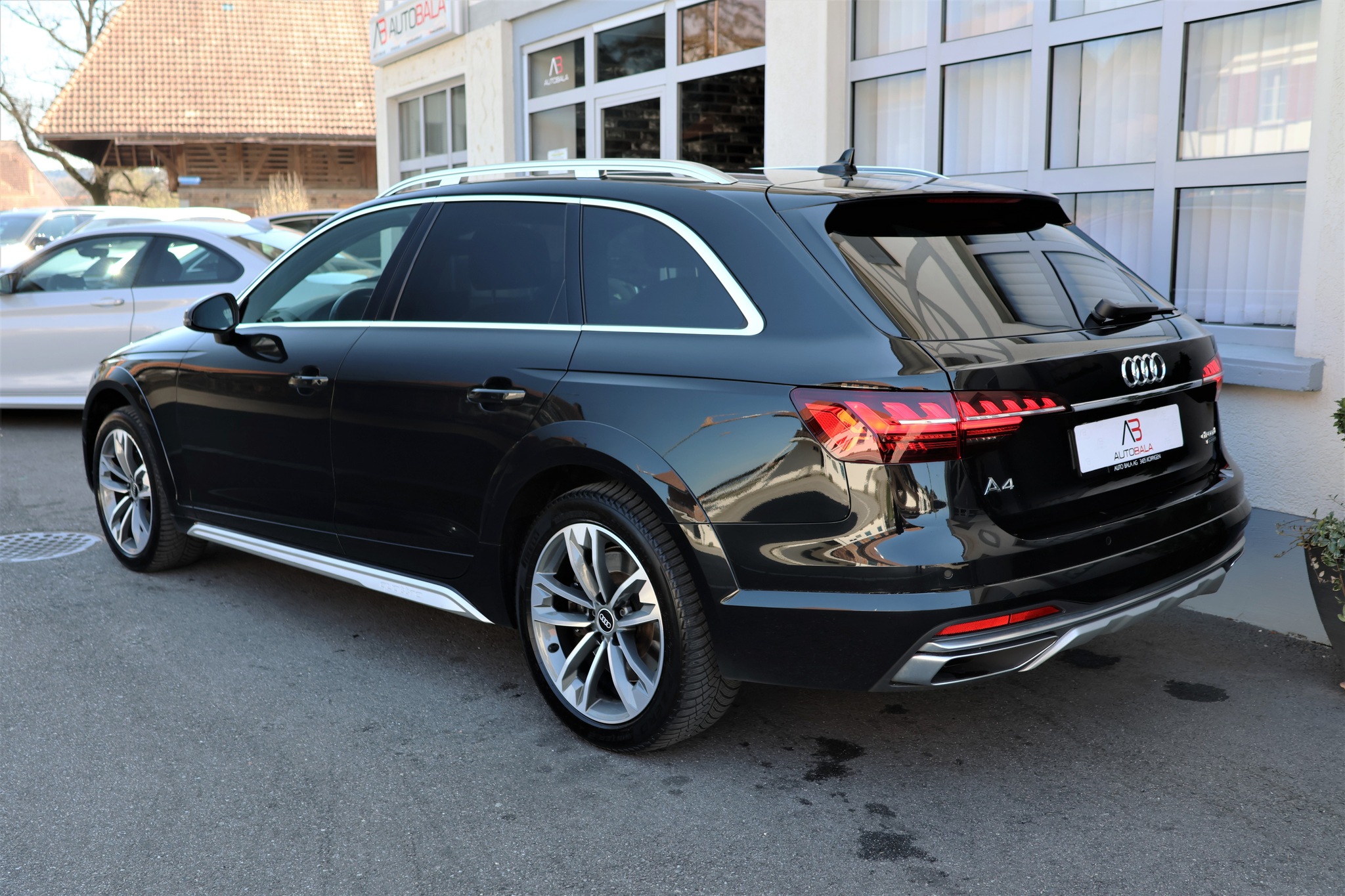 listing desktop thumbnail image 4