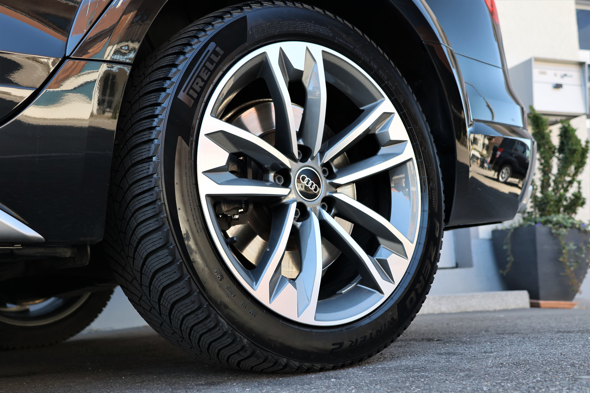 listing desktop thumbnail image 6