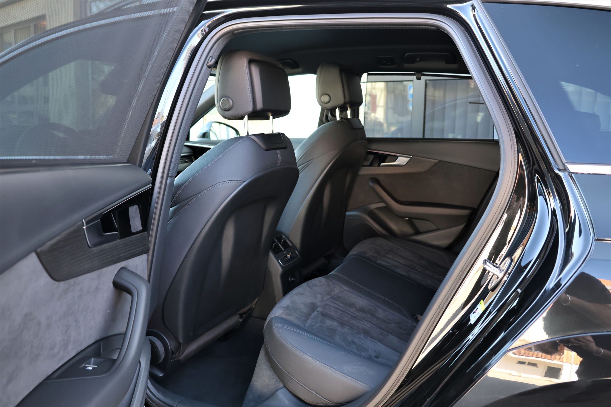 listing desktop thumbnail image 10