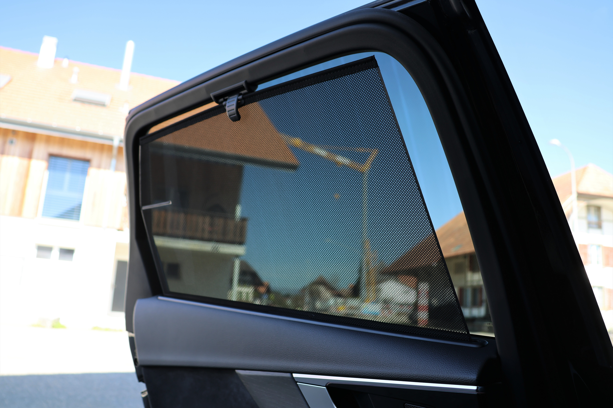 listing desktop thumbnail image 11