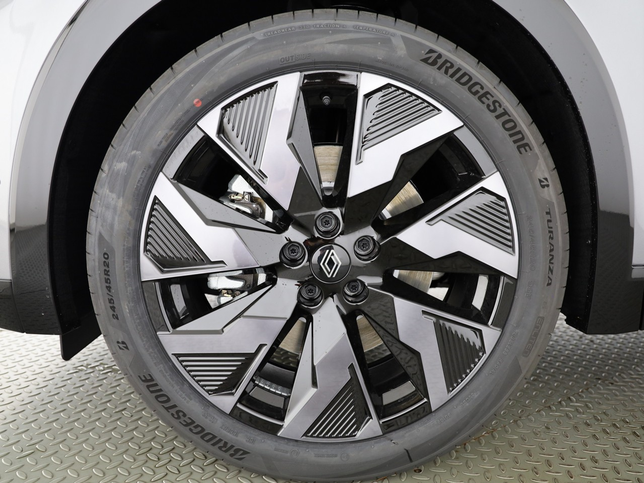 listing desktop thumbnail image 3