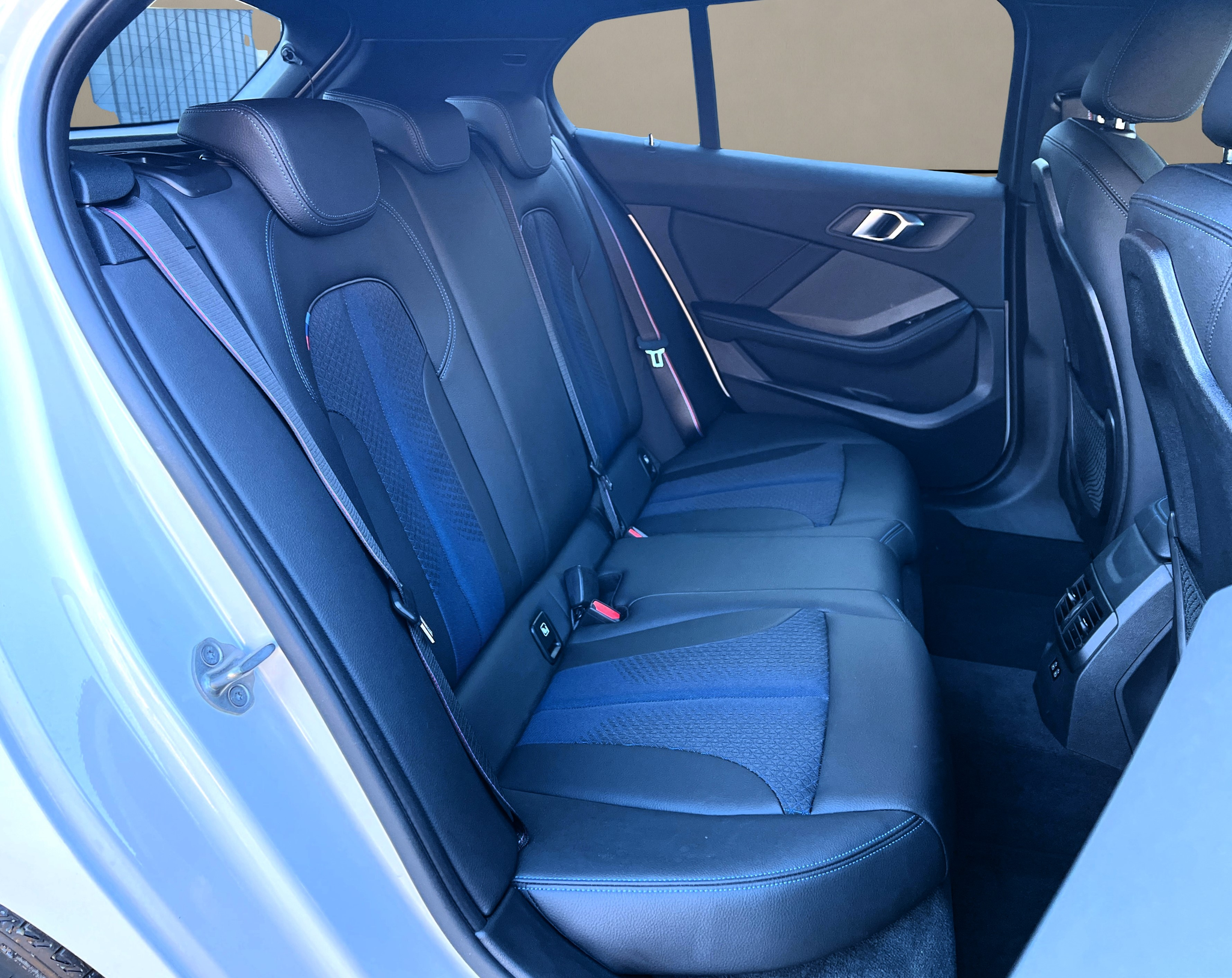 listing desktop thumbnail image 10