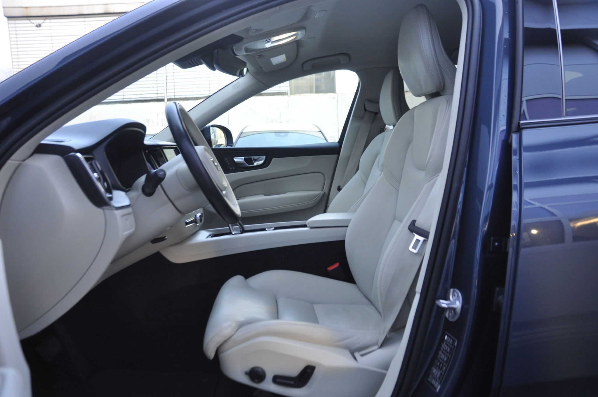 listing desktop thumbnail image 4